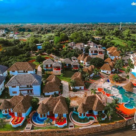 Safari Hotel And Villas Powered By Cocotel Bulala Exterior photo