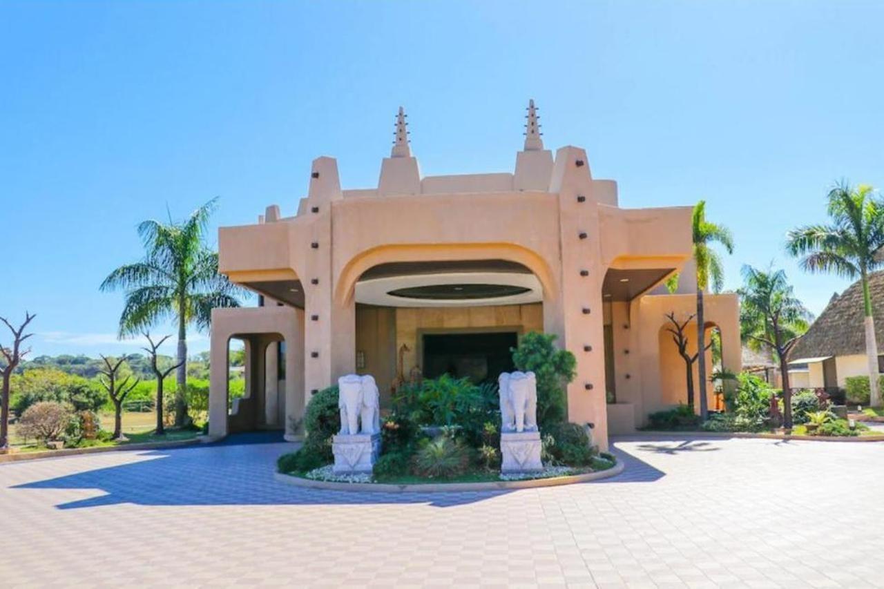 Safari Hotel And Villas Powered By Cocotel Bulala Exterior photo